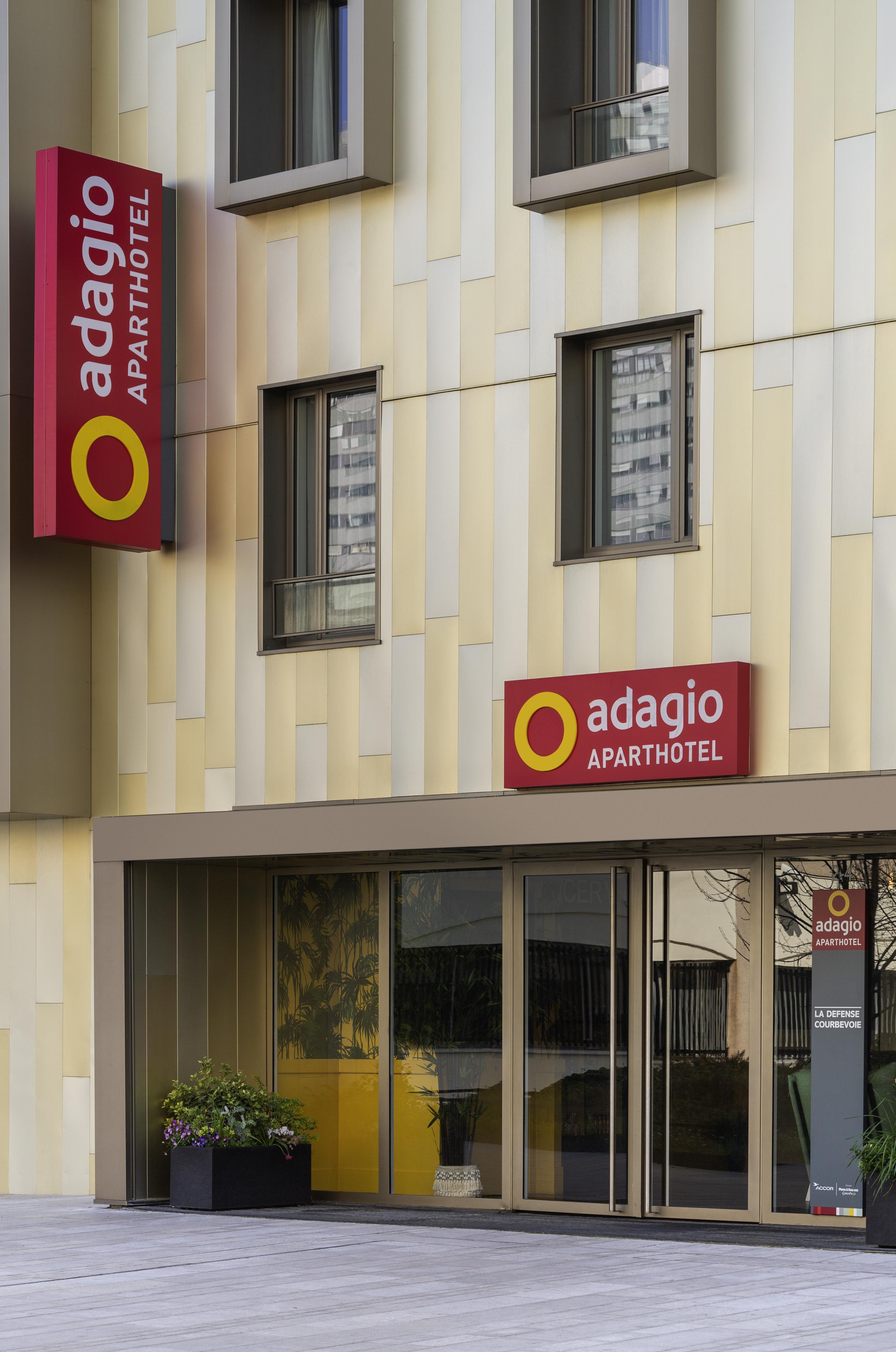 Aparthotel Adagio La Defense Courbevoie Exteriör bild